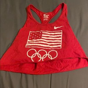 Cropped Nike tank